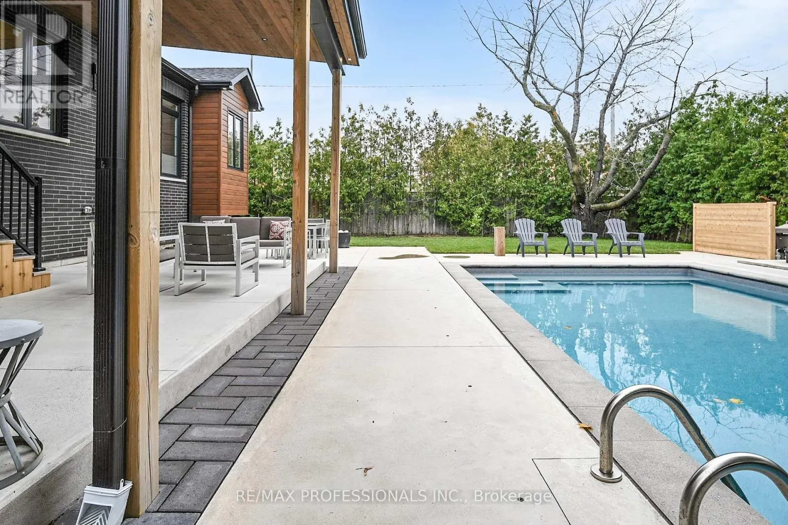 2615 WHALEY DRIVE