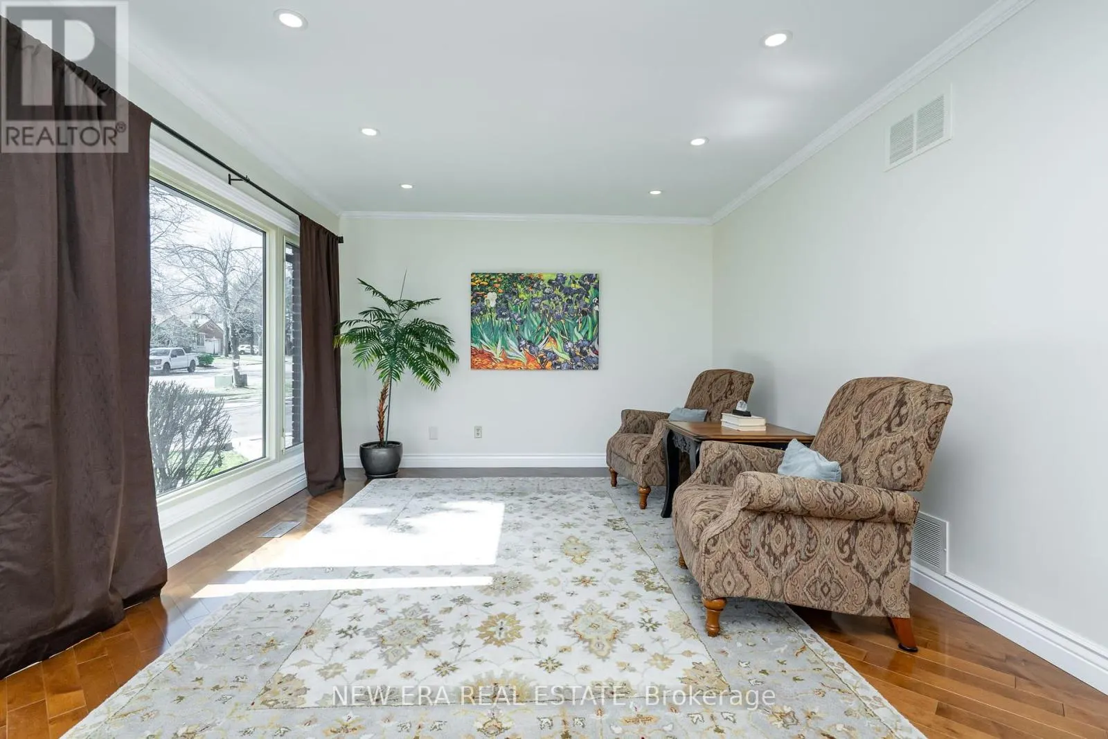 6 CAIRNMORE COURT