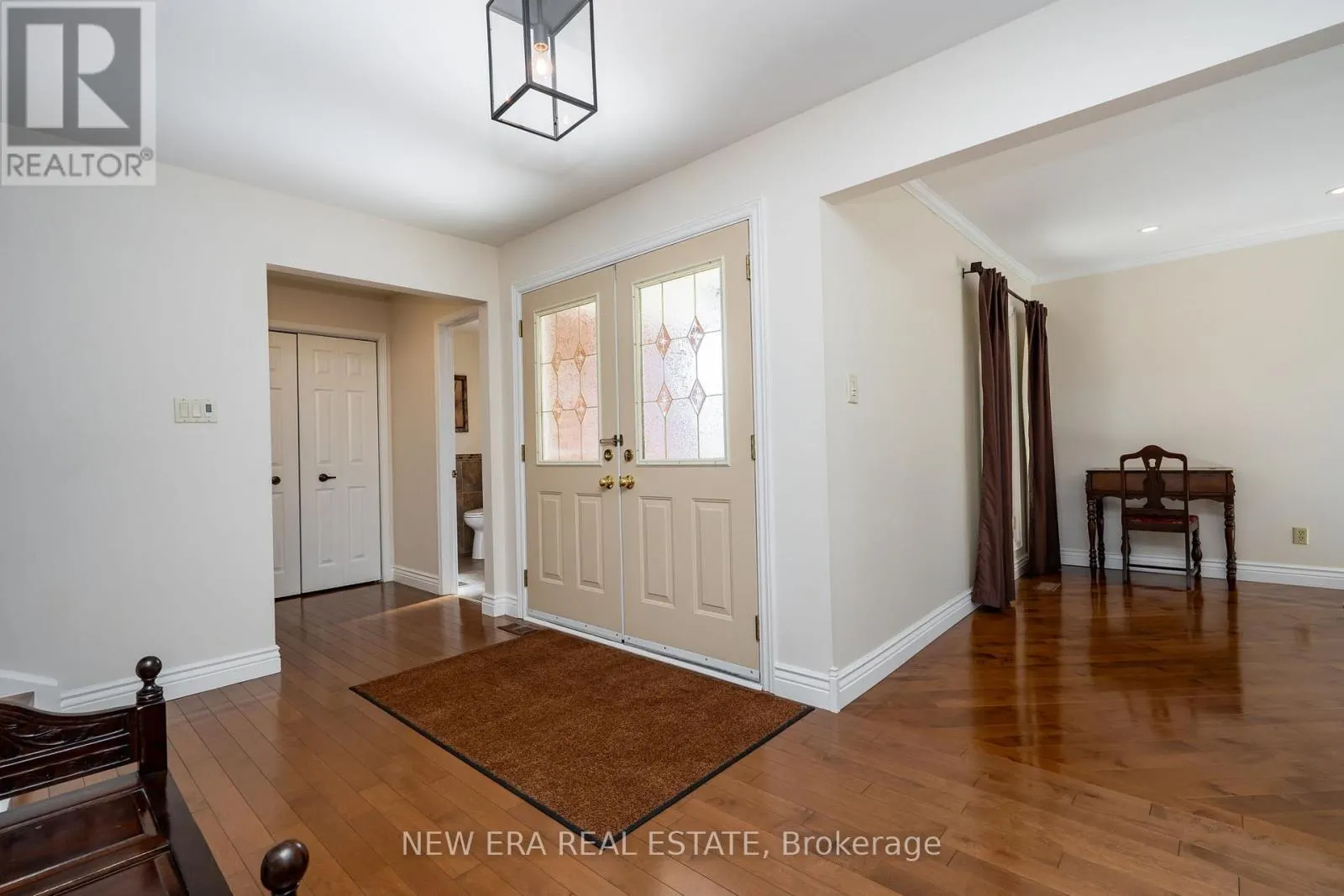 6 CAIRNMORE COURT