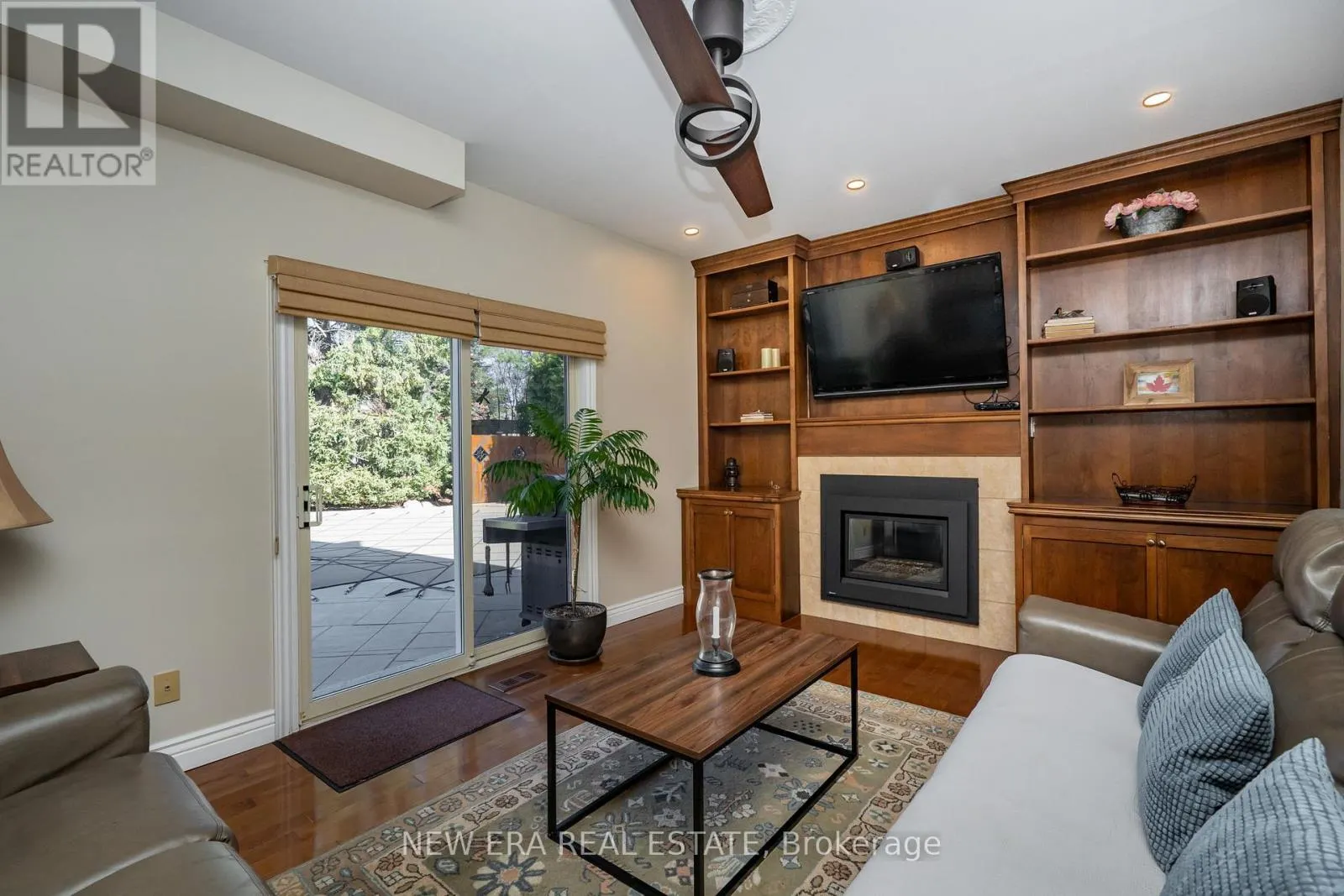 6 CAIRNMORE COURT