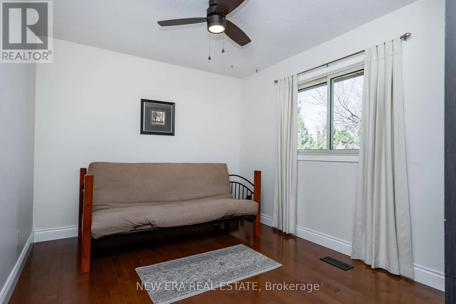 6 CAIRNMORE COURT