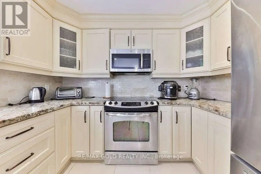 5275 THORNWOOD DRIVE