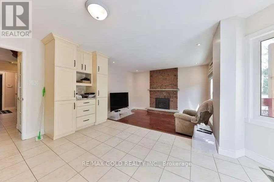 5275 THORNWOOD DRIVE
