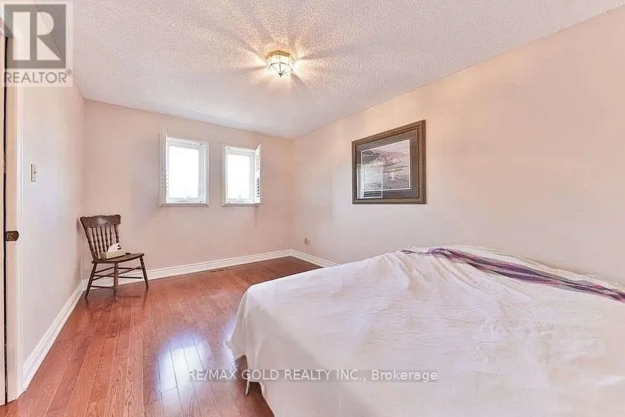 5275 THORNWOOD DRIVE