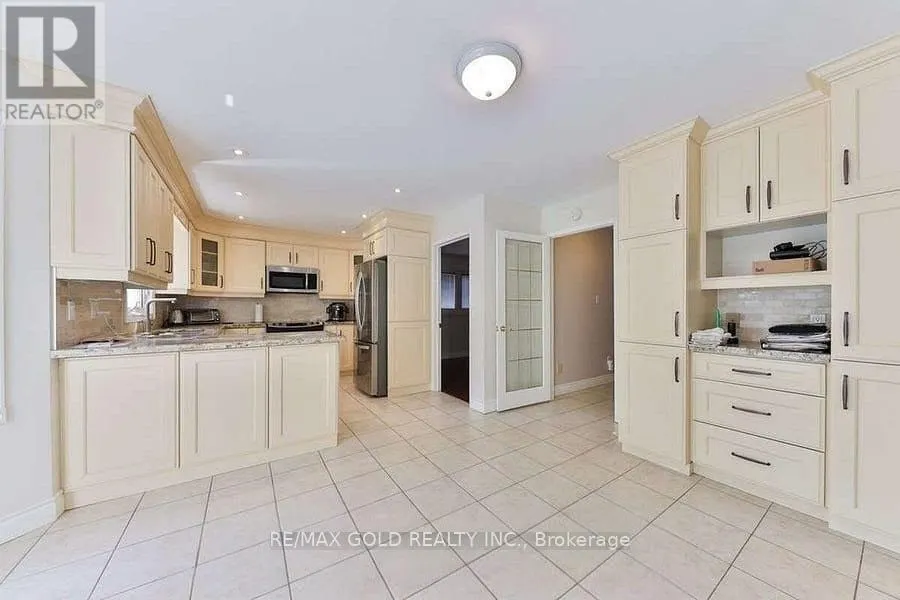 5275 THORNWOOD DRIVE