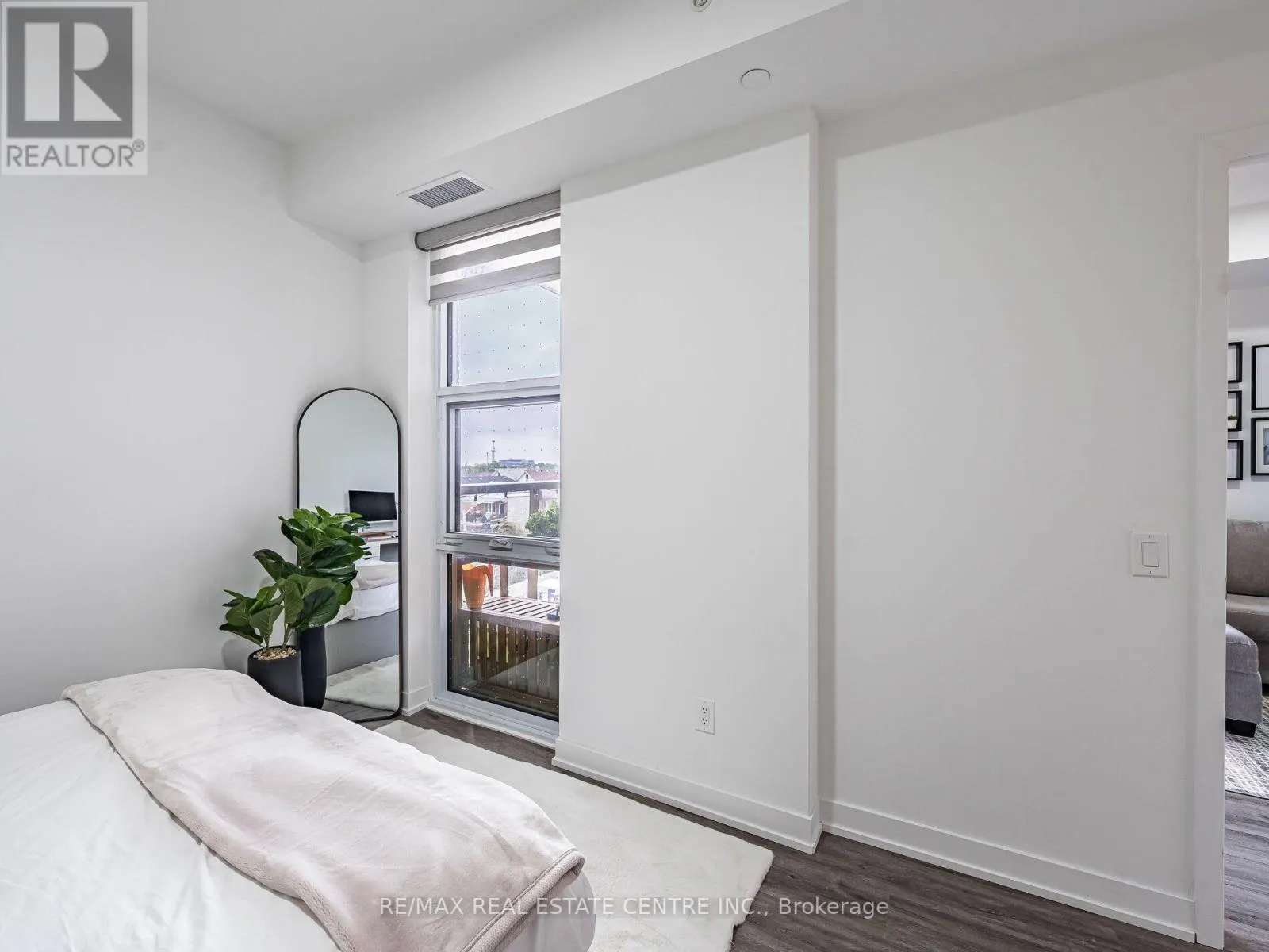 429 - 1787 ST CLAIR AVENUE W