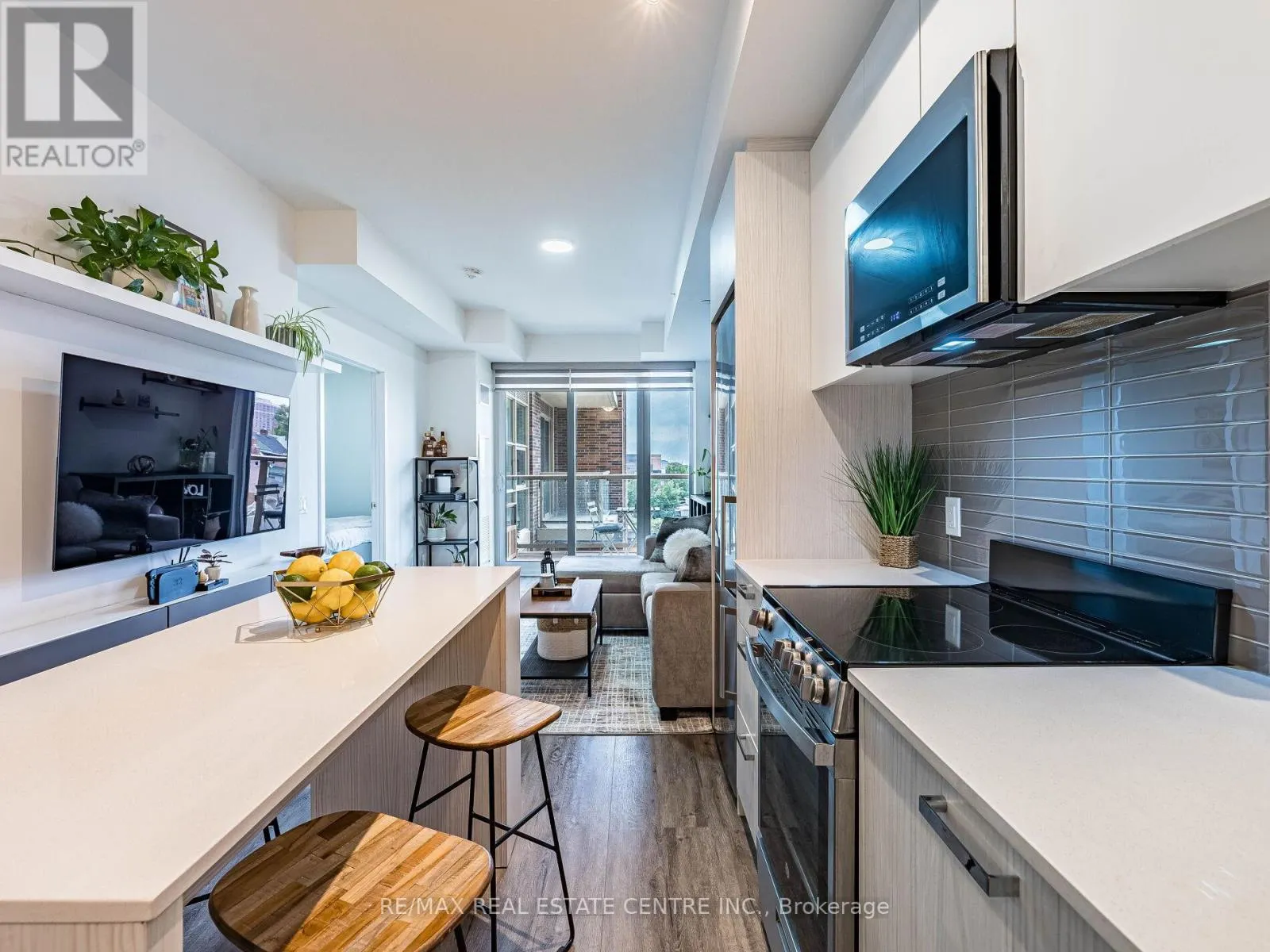 429 - 1787 ST CLAIR AVENUE W