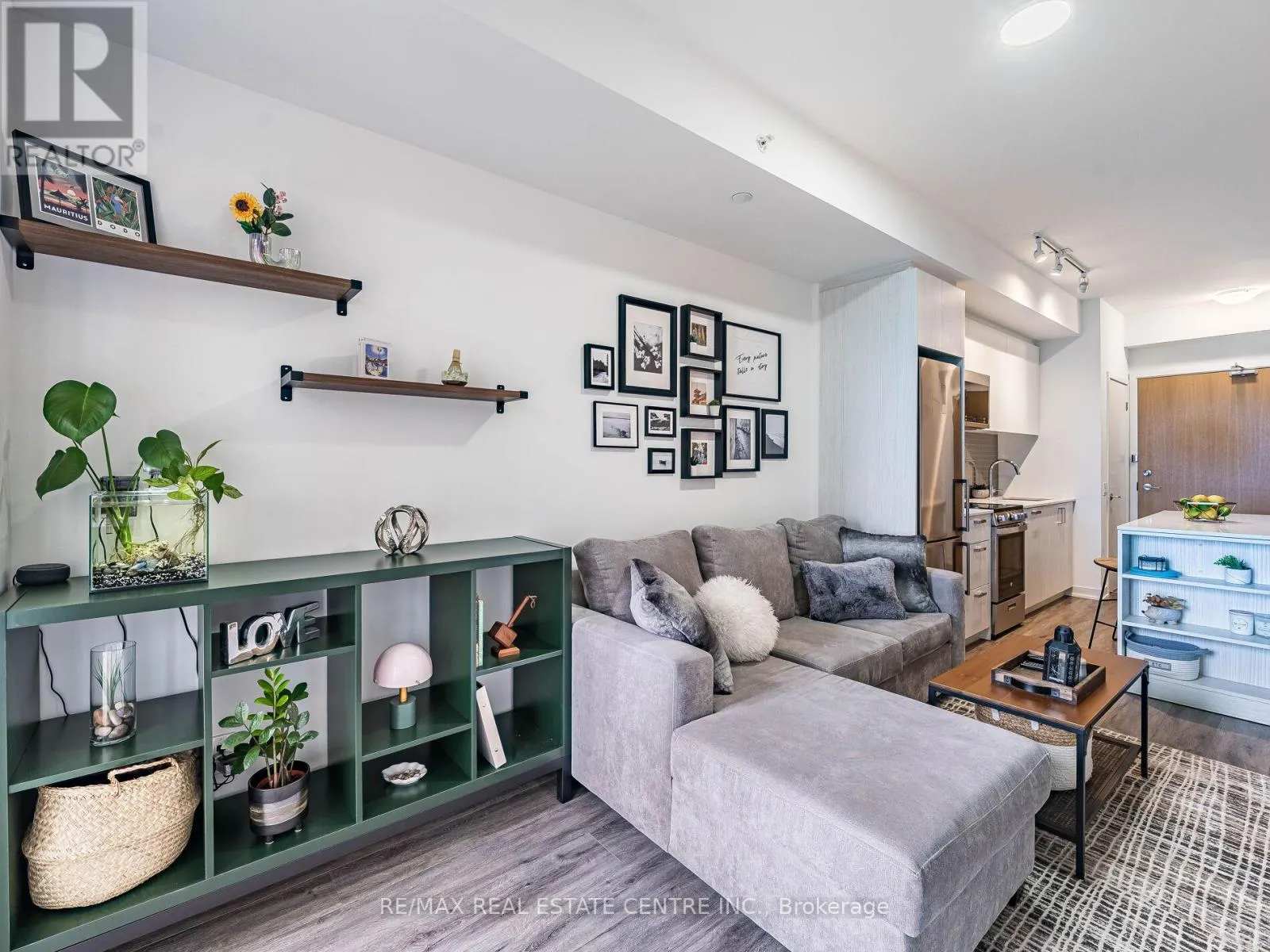 429 - 1787 ST CLAIR AVENUE W