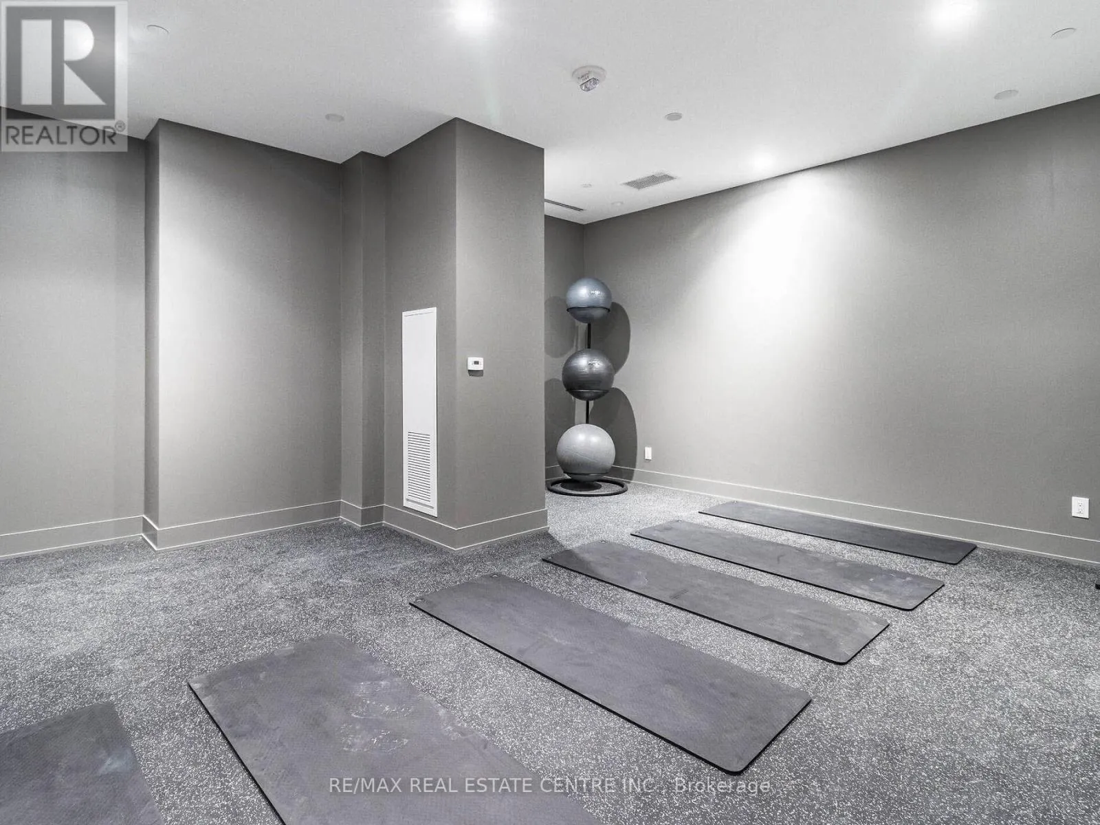 429 - 1787 ST CLAIR AVENUE W