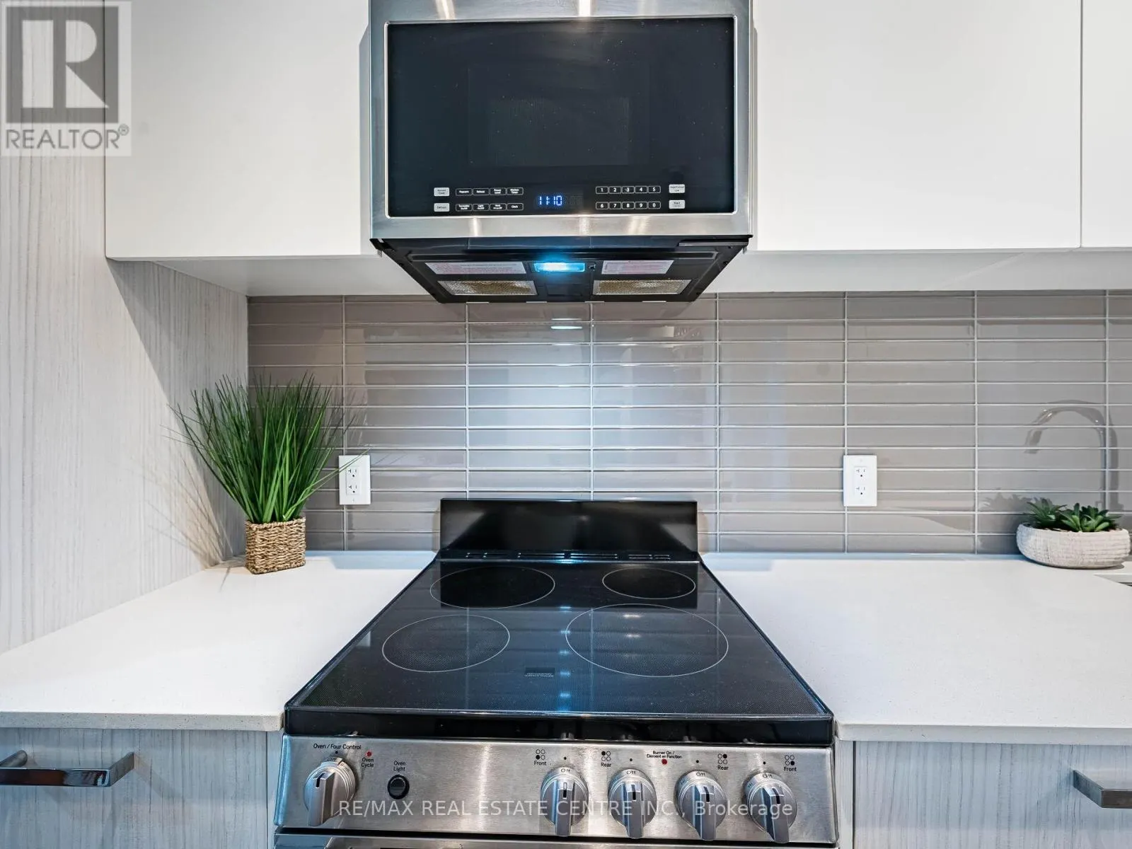 429 - 1787 ST CLAIR AVENUE W