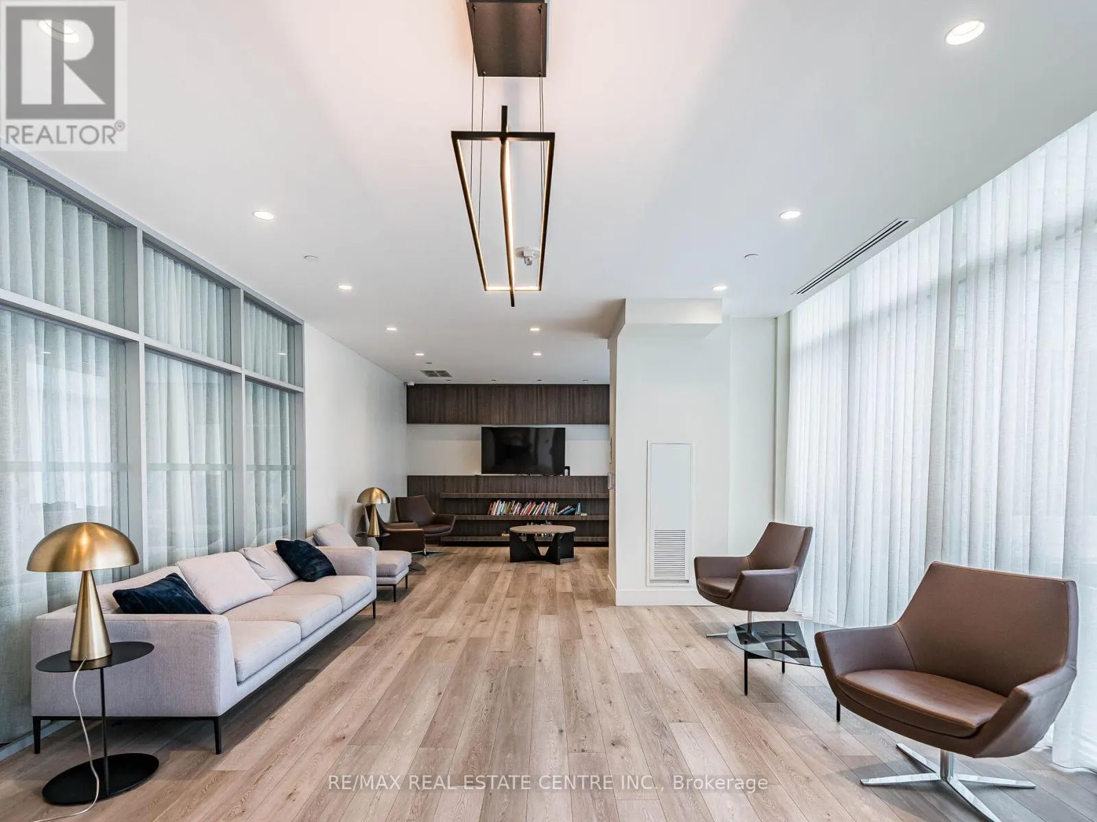 429 - 1787 ST CLAIR AVENUE W