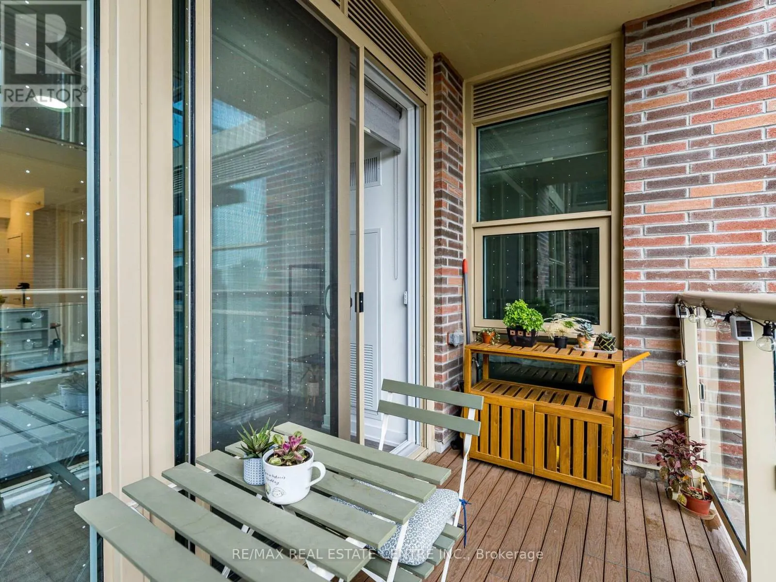 429 - 1787 ST CLAIR AVENUE W