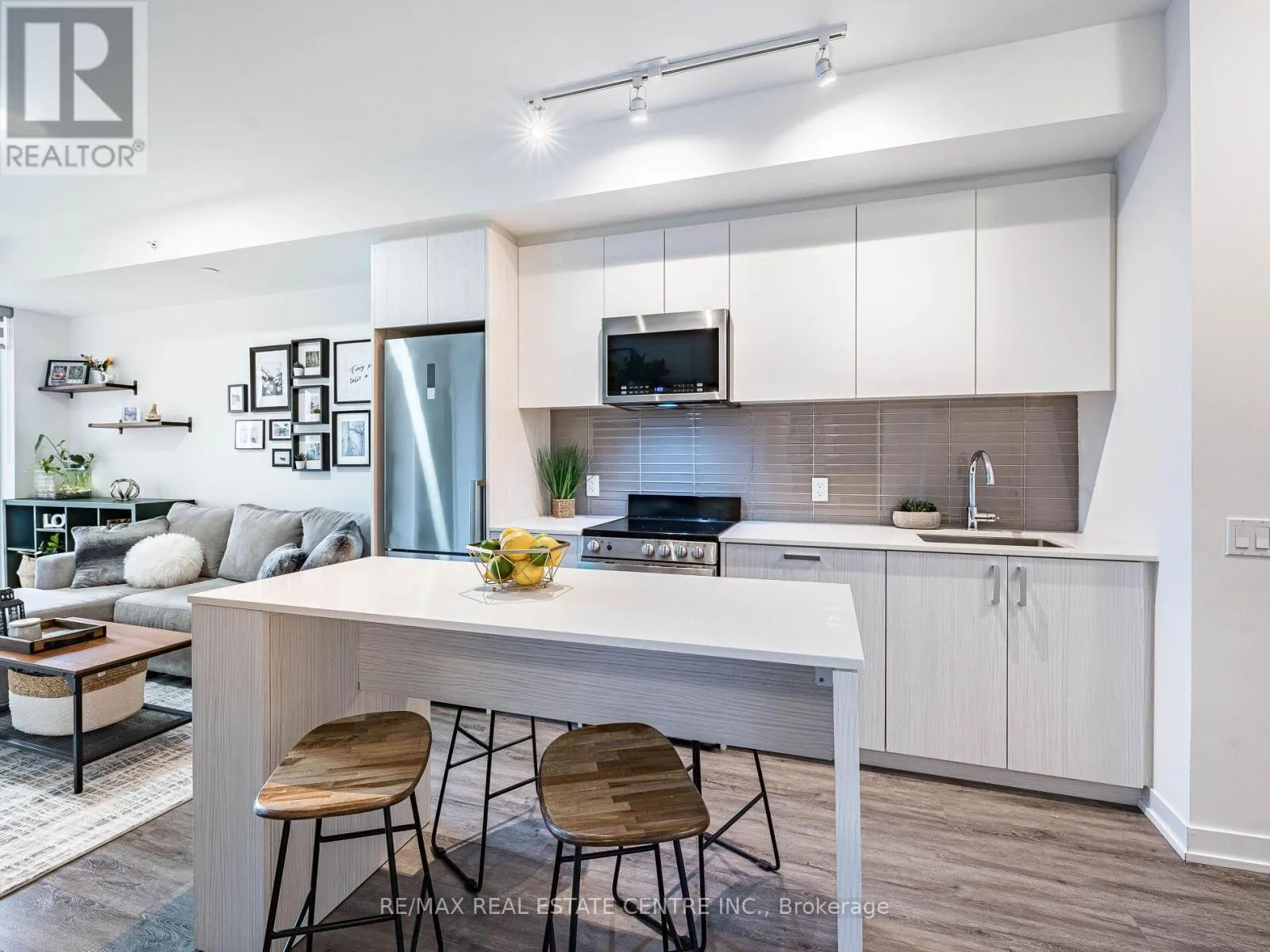 429 - 1787 ST CLAIR AVENUE W