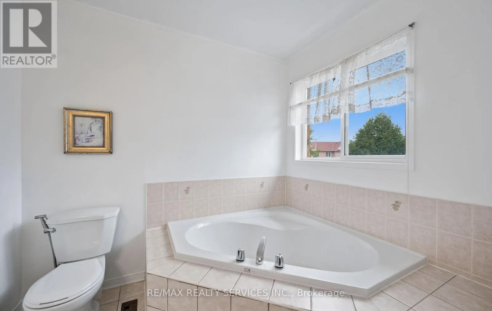 87 QUEEN MARY DRIVE