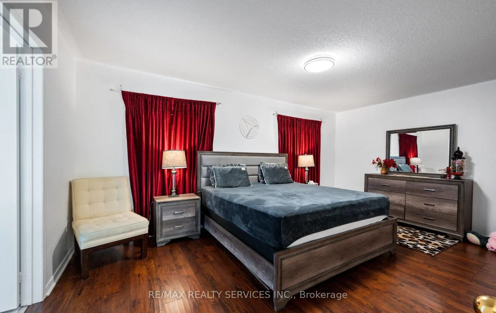 87 QUEEN MARY DRIVE