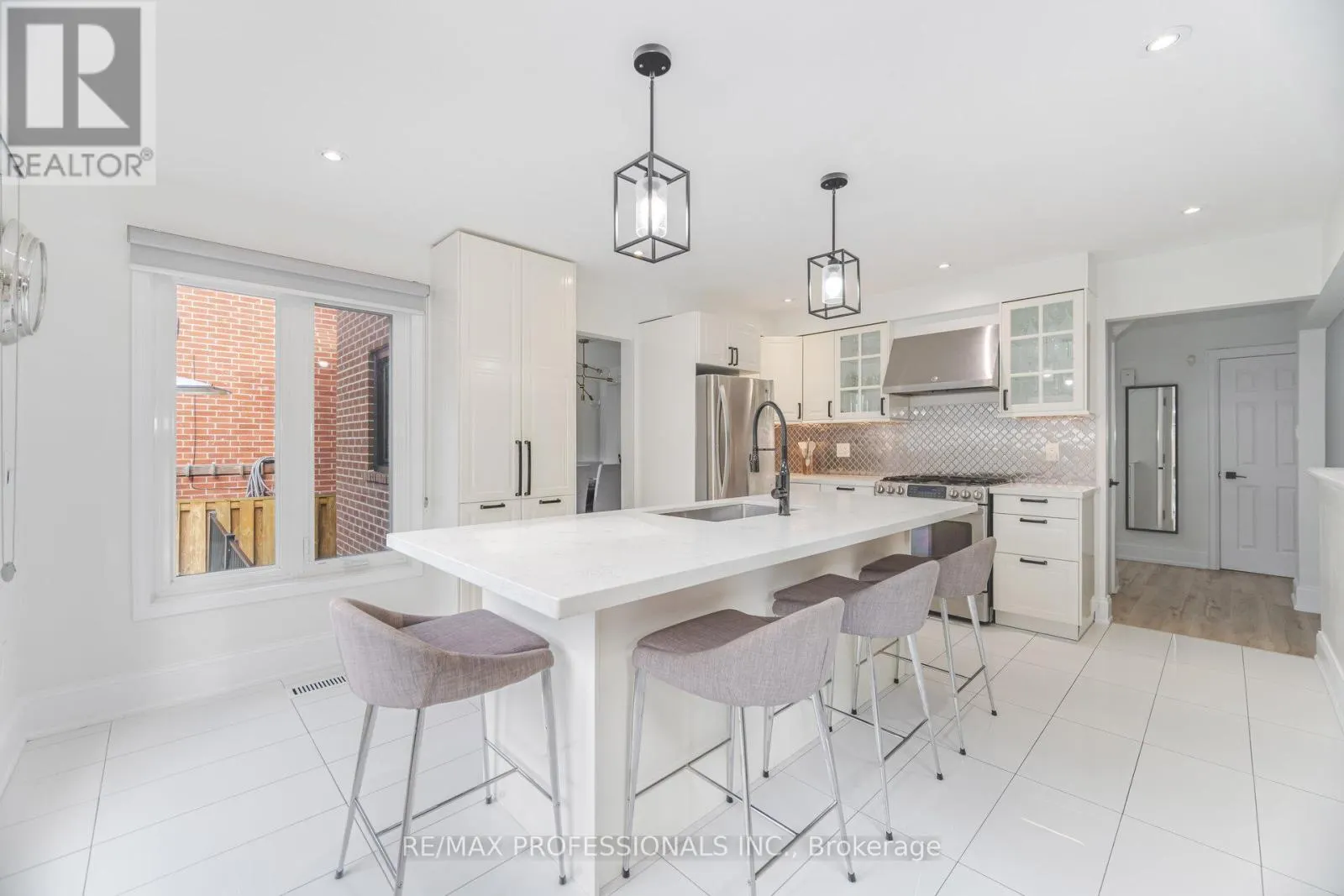 102 TANAGER SQUARE