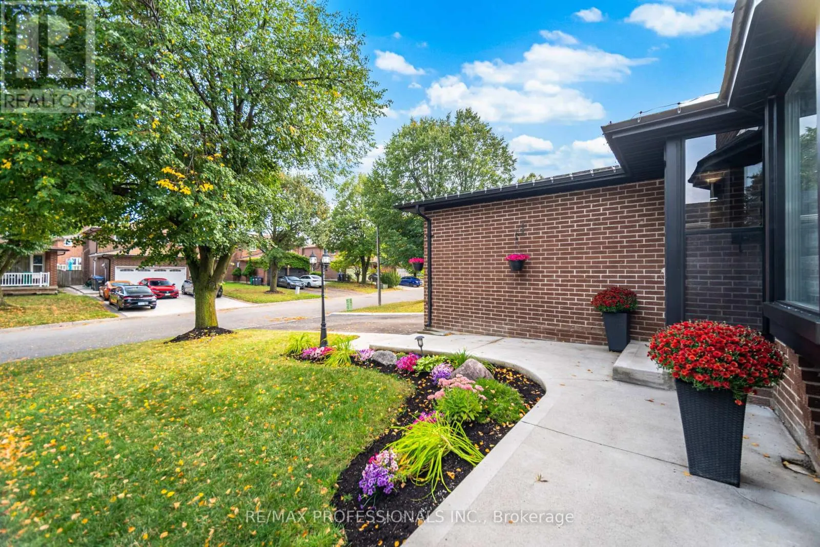 102 TANAGER SQUARE