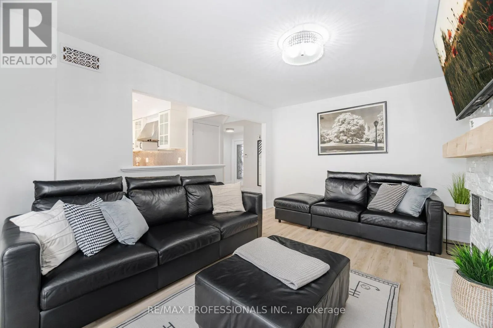 102 TANAGER SQUARE