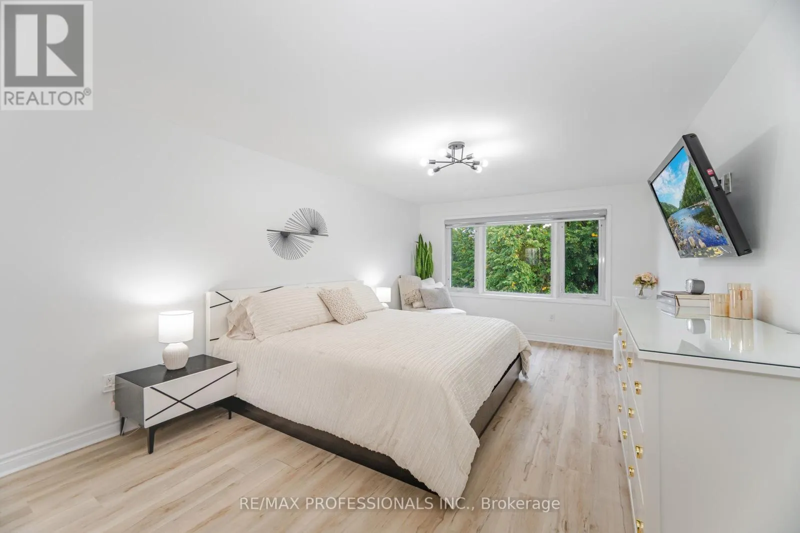 102 TANAGER SQUARE