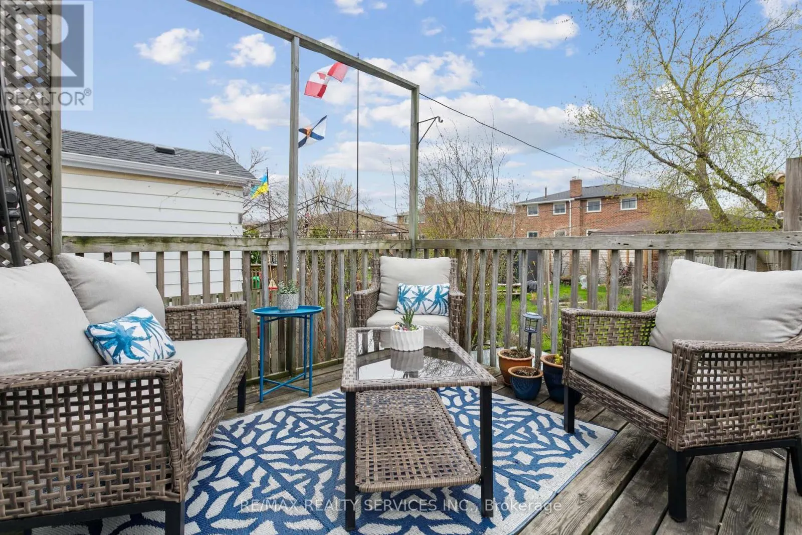 82 ROSEDALE AVENUE W