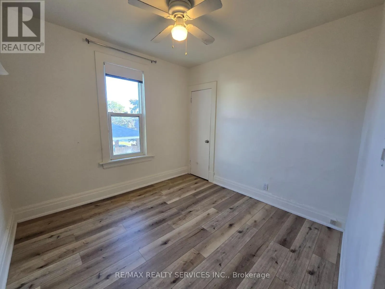 82 ROSEDALE AVENUE W