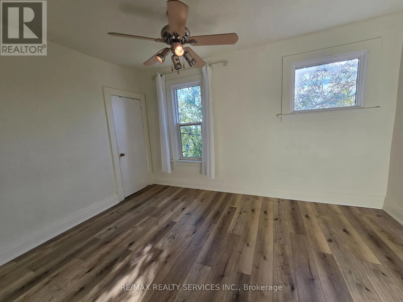 82 ROSEDALE AVENUE W