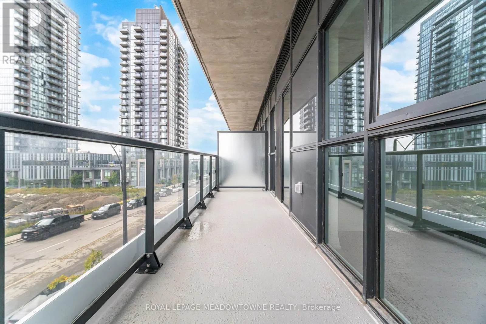 207 - 15 WATERGARDEN DRIVE