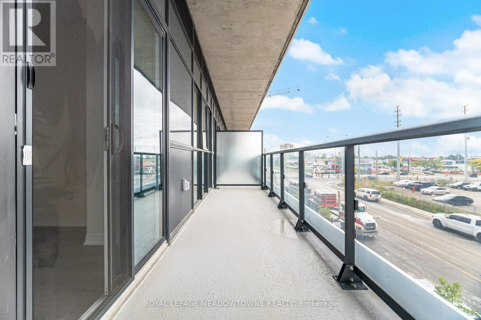 207 - 15 WATERGARDEN DRIVE