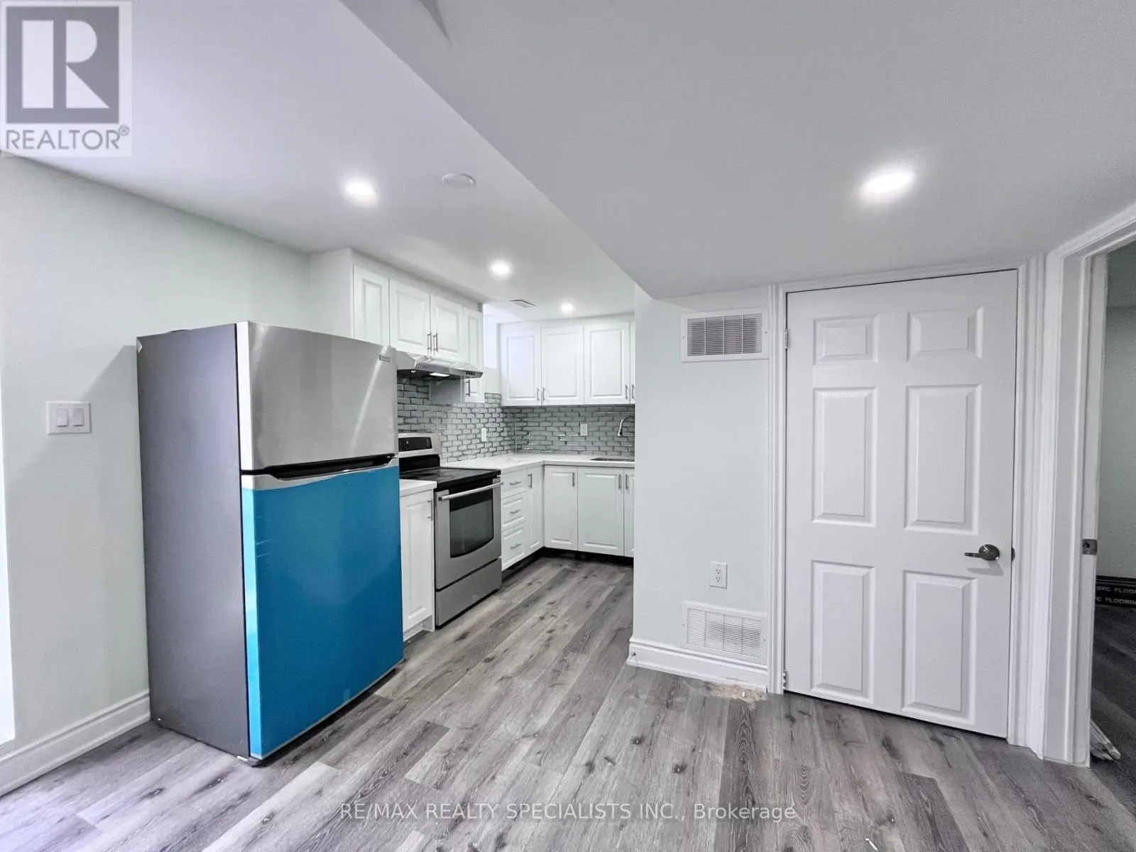 LOWER - 3 FAIRHILL AVENUE