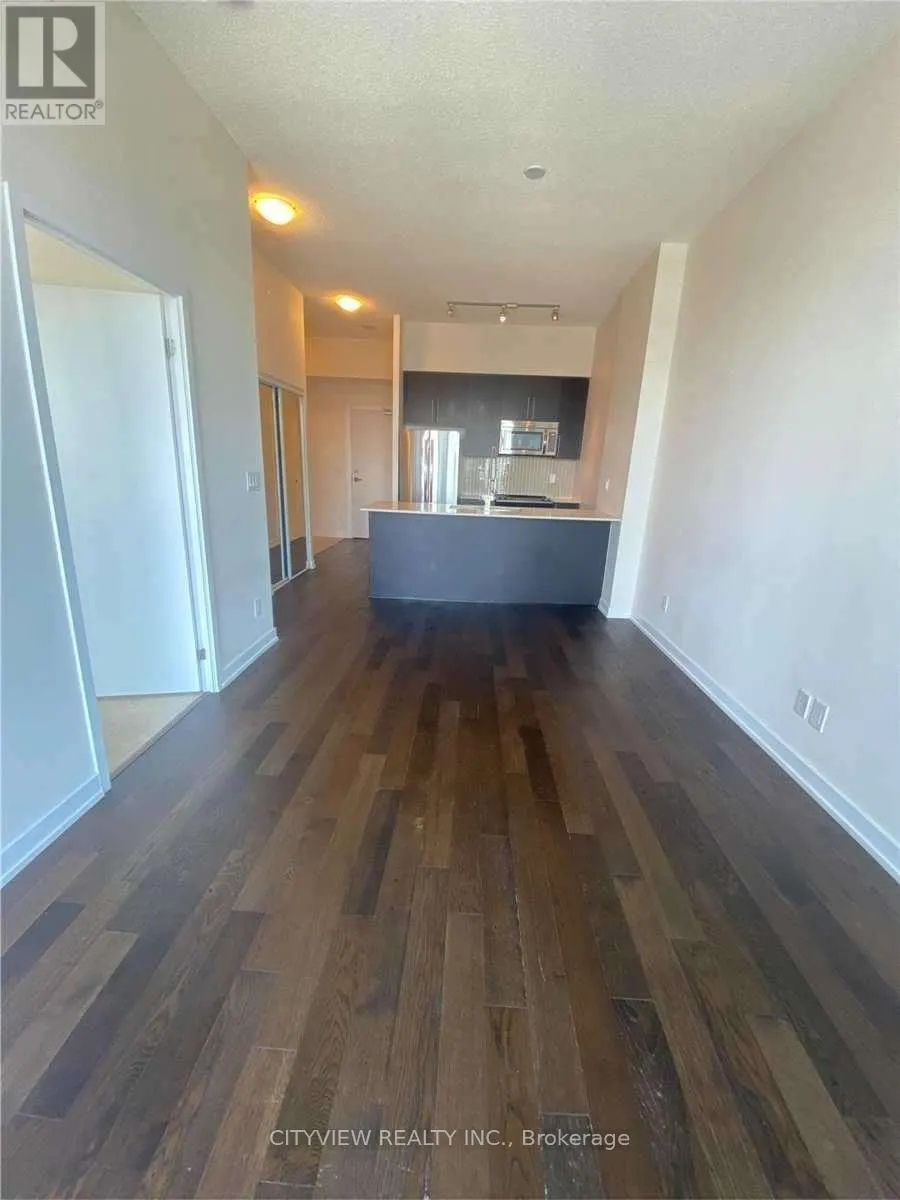 710 - 510 CURRAN PLACE