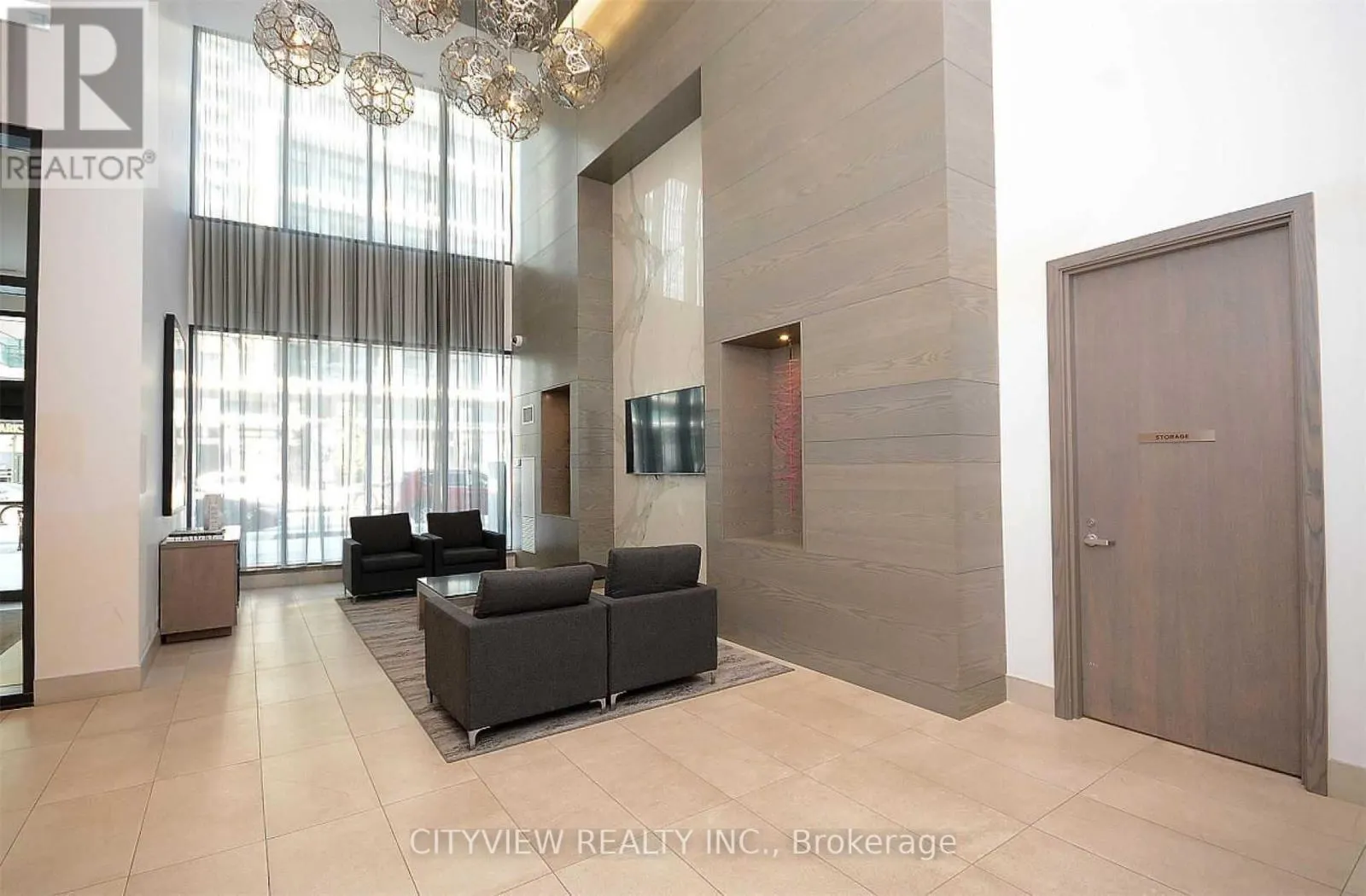 710 - 510 CURRAN PLACE