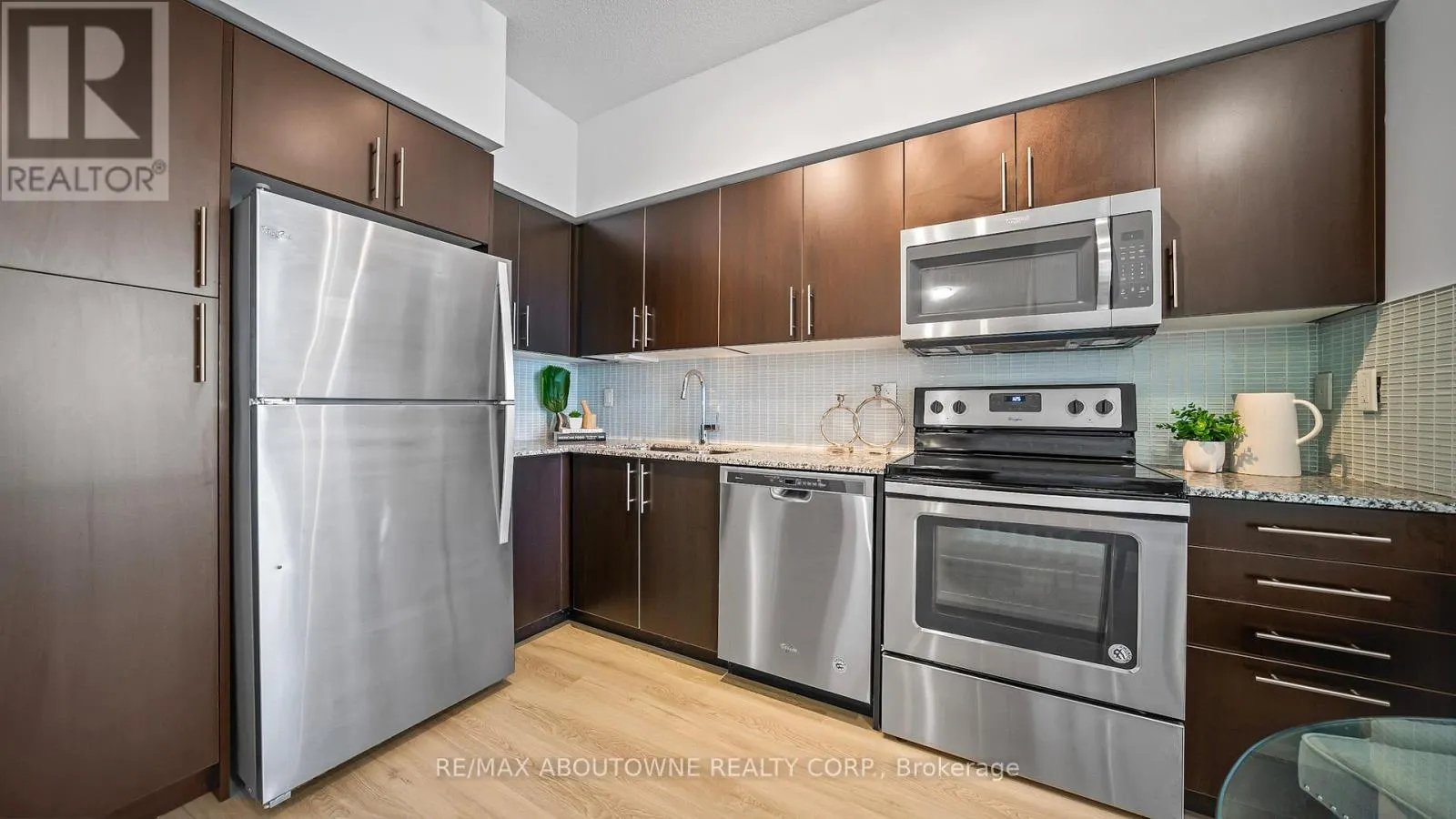 1008 - 55 SPEERS ROAD