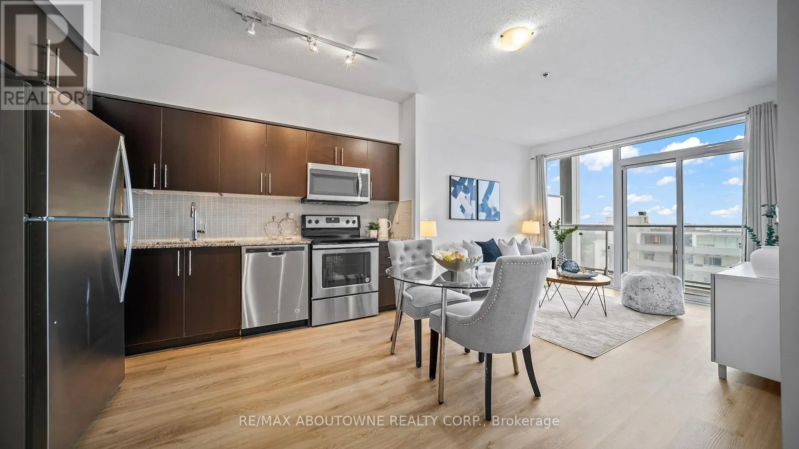 1008 - 55 SPEERS ROAD