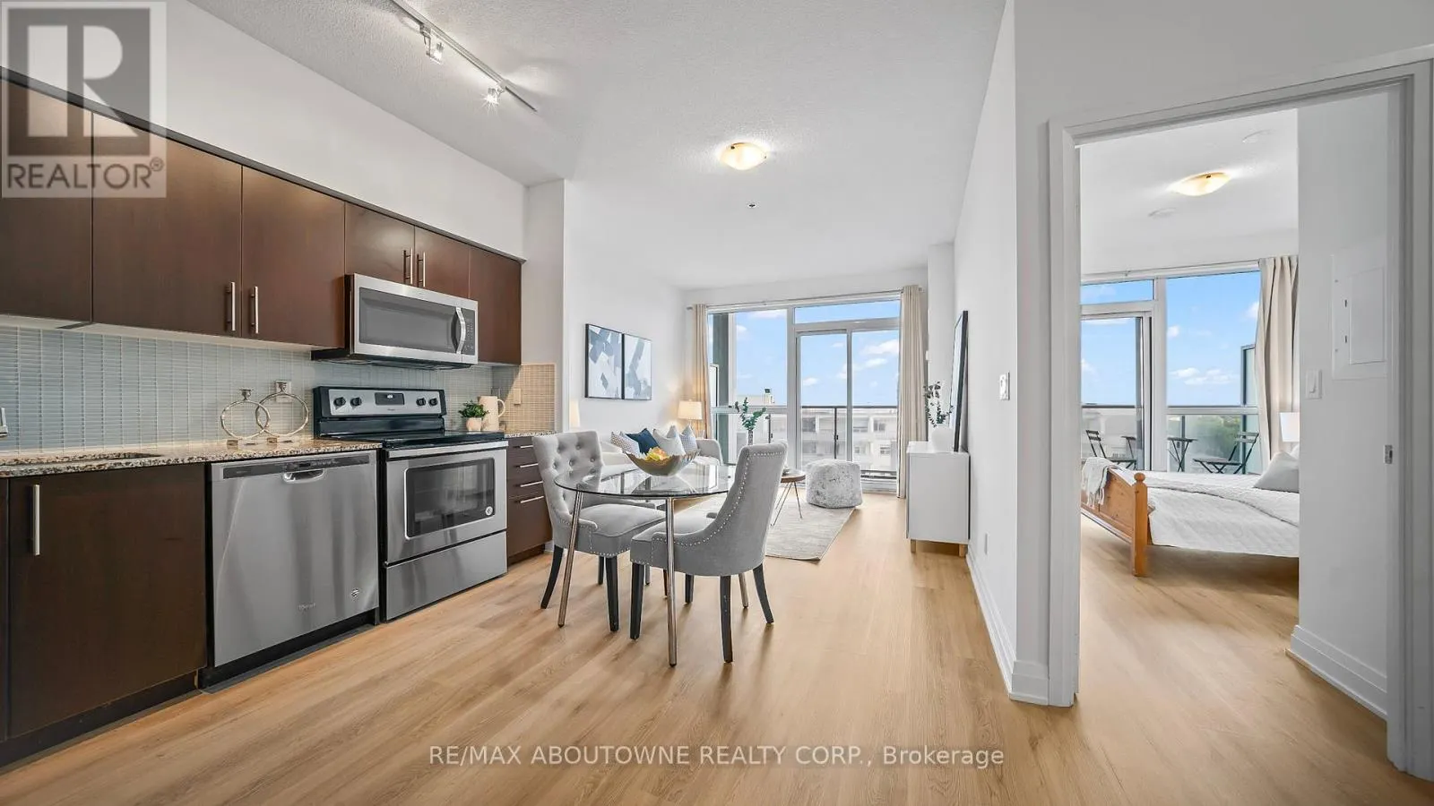 1008 - 55 SPEERS ROAD