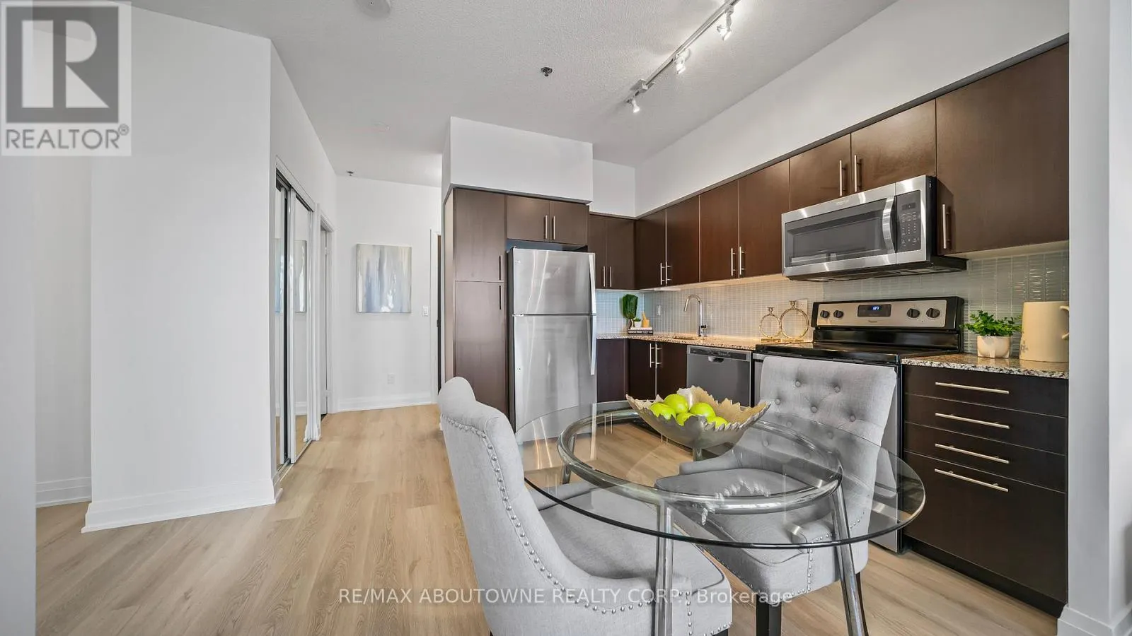 1008 - 55 SPEERS ROAD