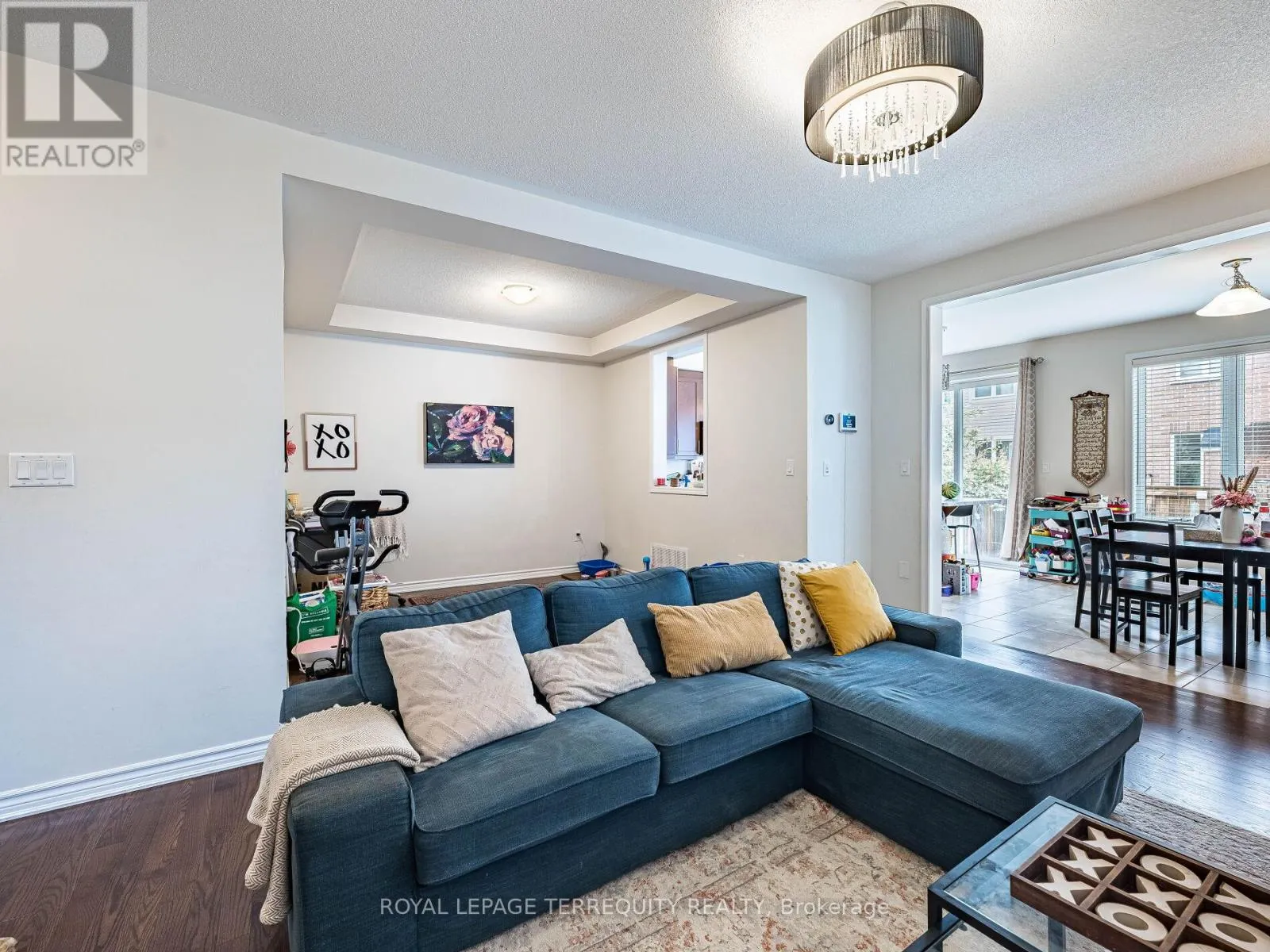903 PENSON CRESCENT