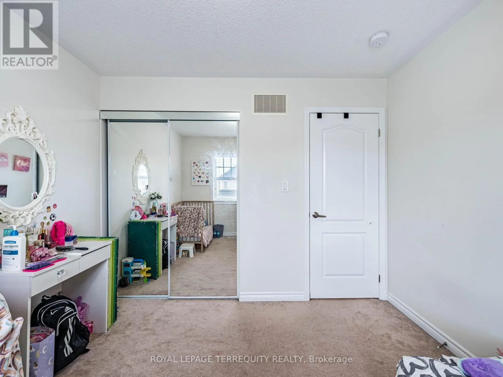 903 PENSON CRESCENT
