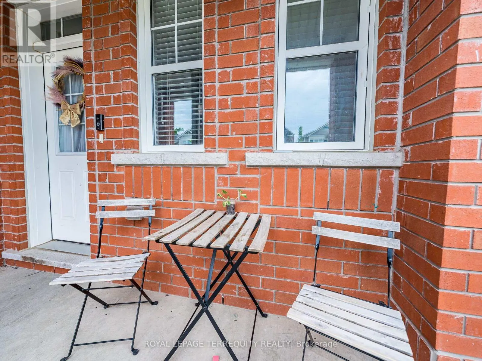 903 PENSON CRESCENT