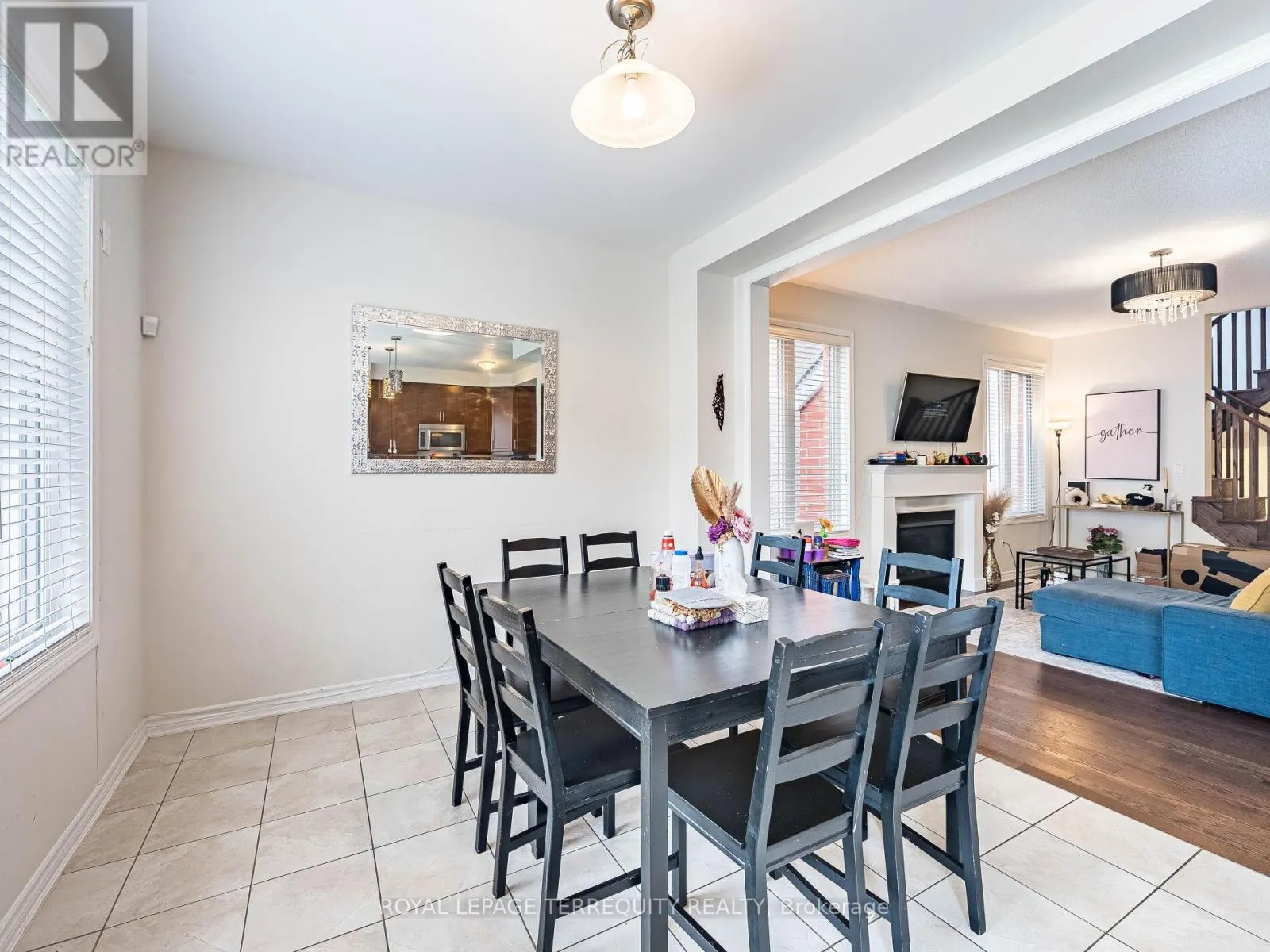 903 PENSON CRESCENT