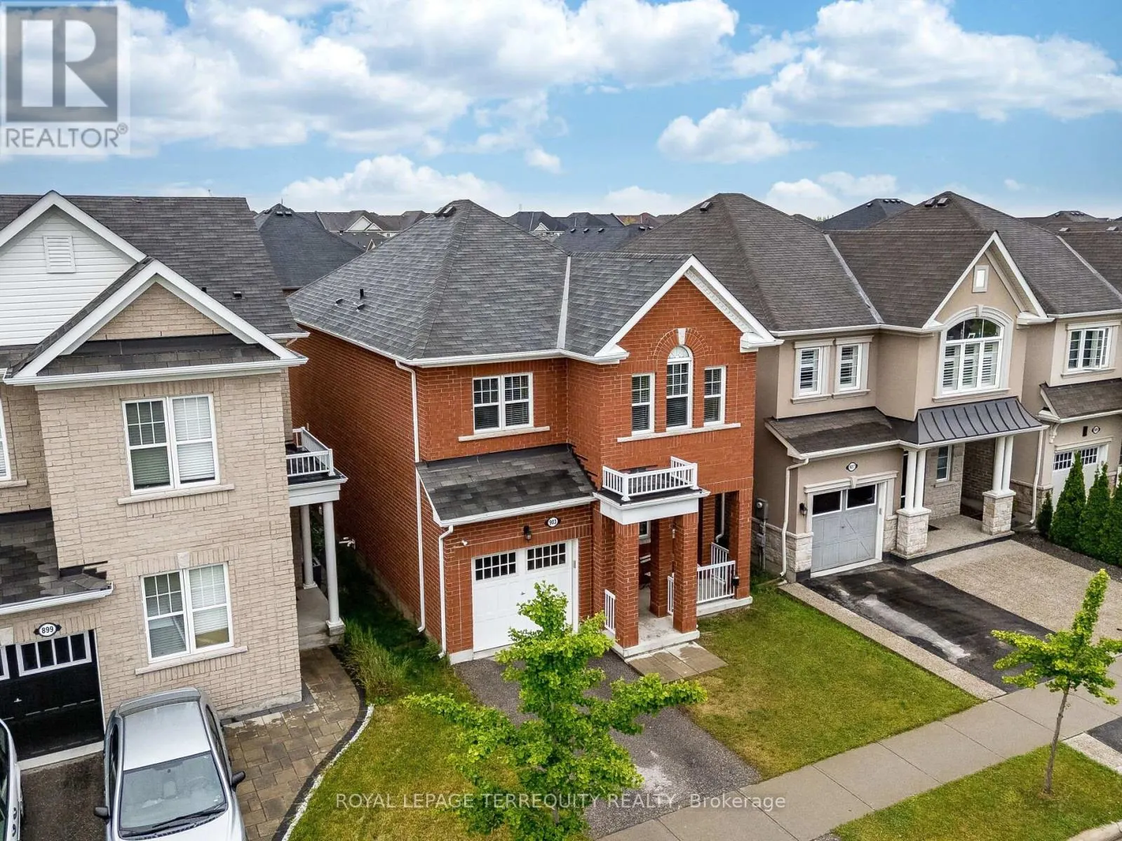 903 PENSON CRESCENT