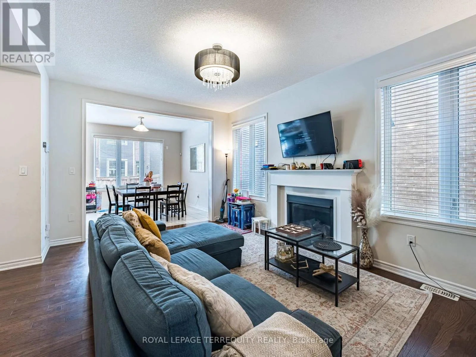 903 PENSON CRESCENT