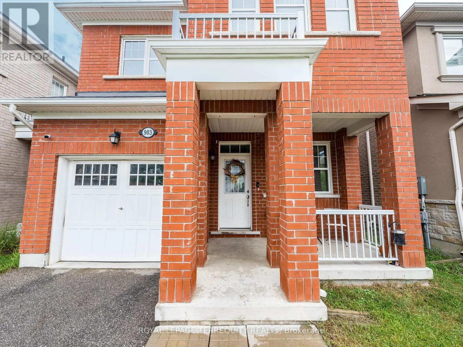 903 PENSON CRESCENT