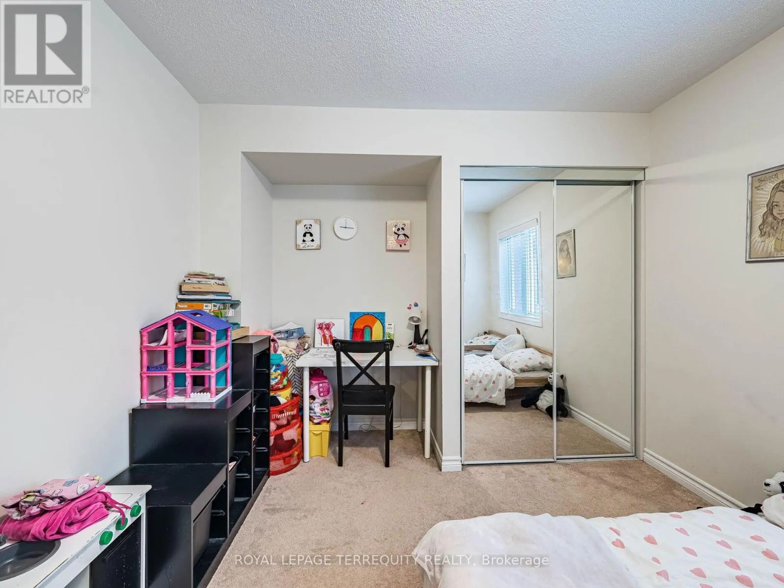 903 PENSON CRESCENT