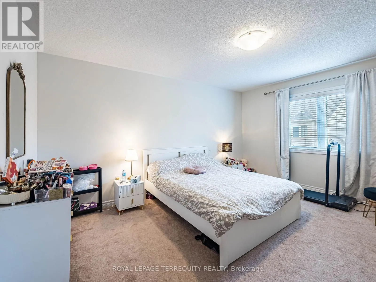903 PENSON CRESCENT