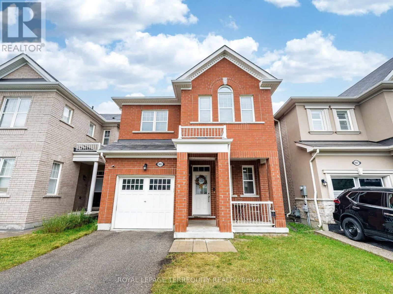 903 PENSON CRESCENT
