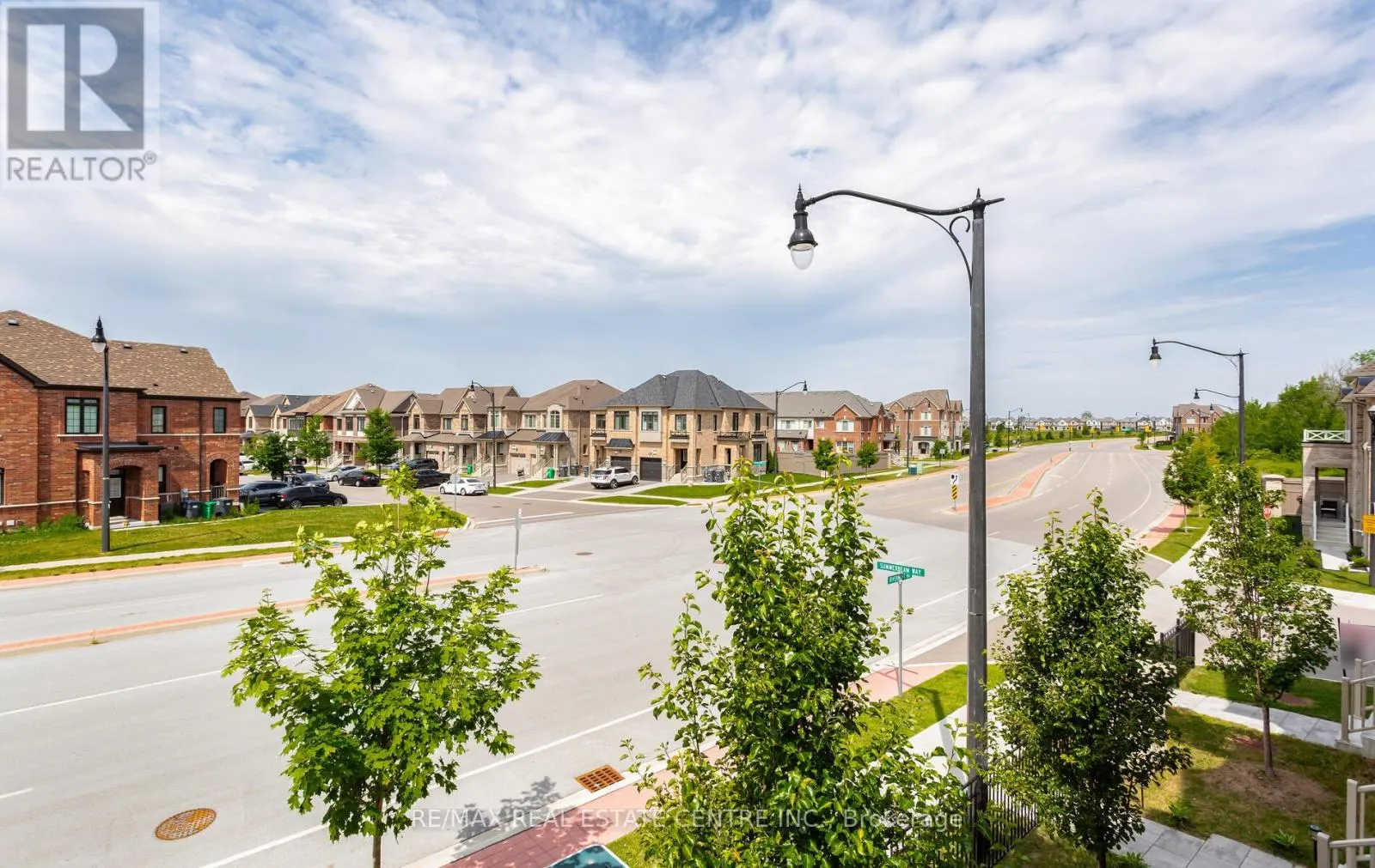 6 SUMMERBEAM WAY
