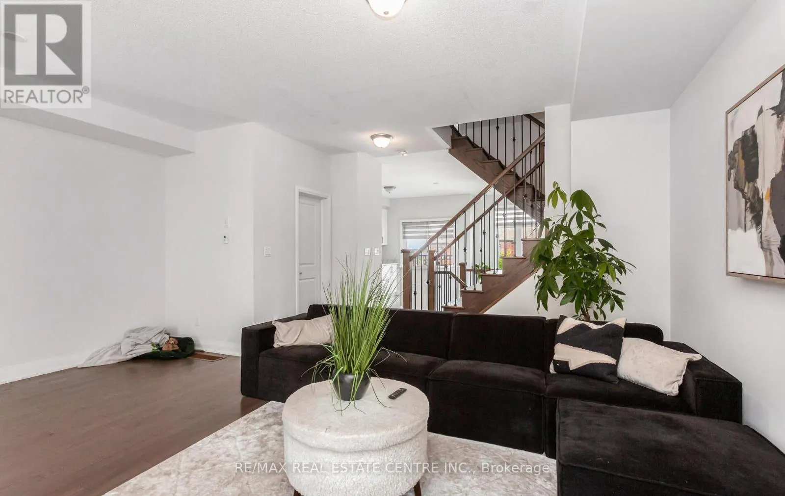 6 SUMMERBEAM WAY