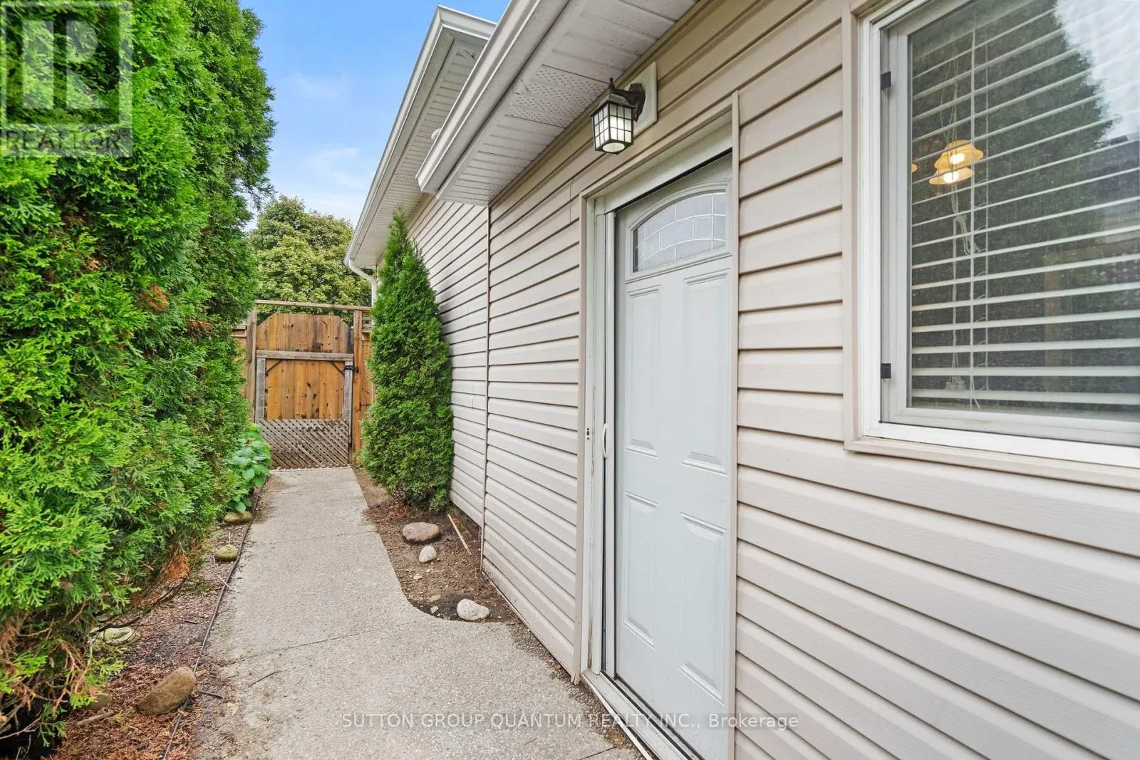 244 BOUSFIELD CRESCENT