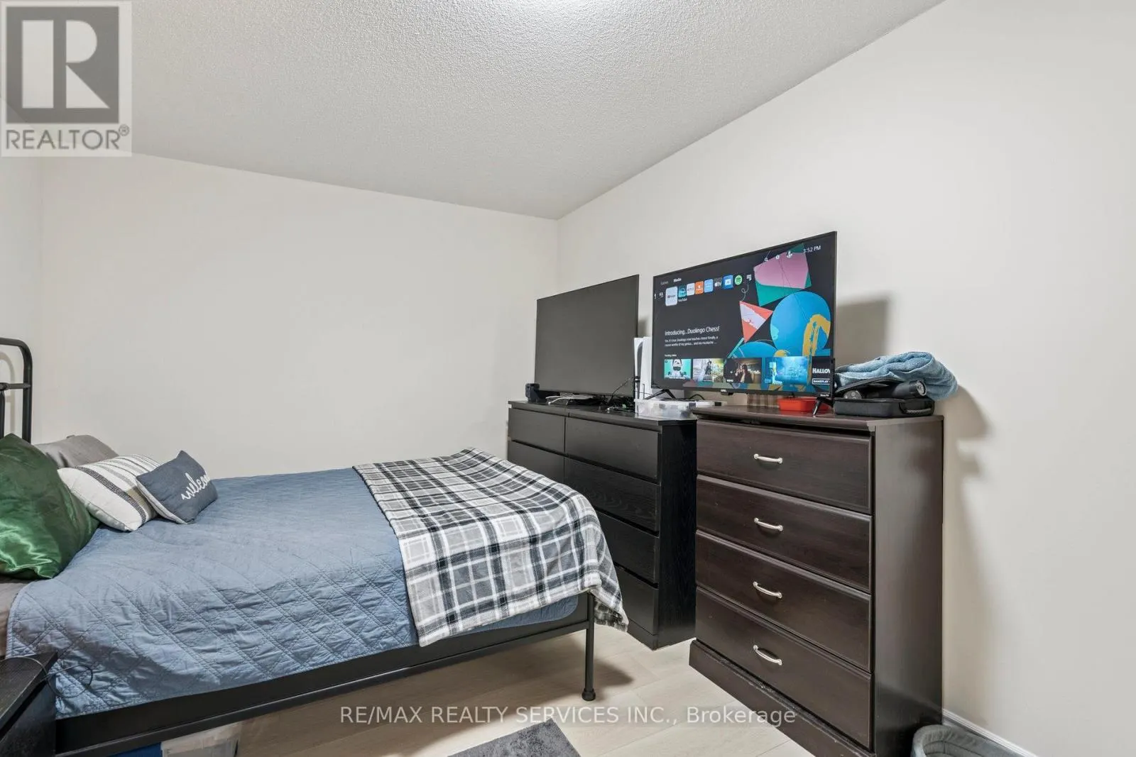 237 VALLEYWAY DRIVE