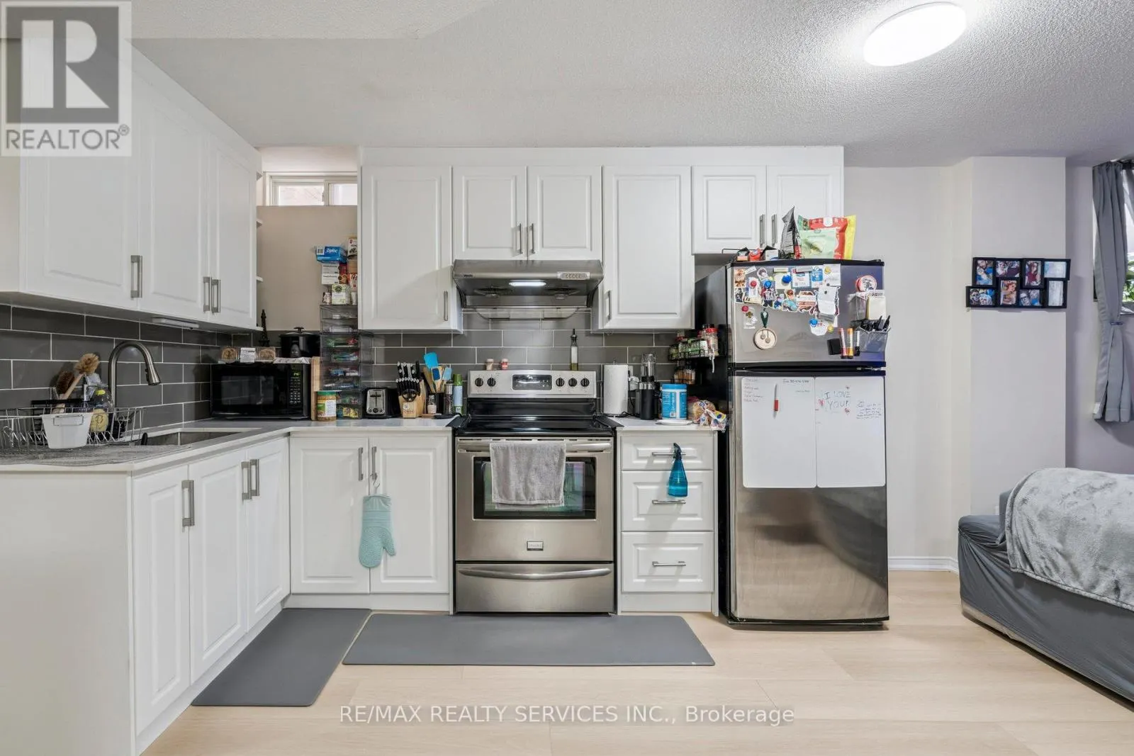 237 VALLEYWAY DRIVE
